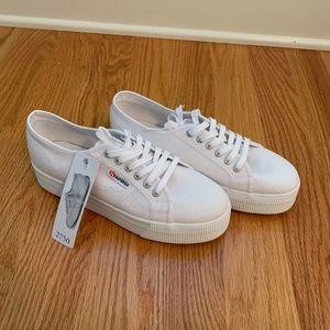 Brand new white platform Supergas